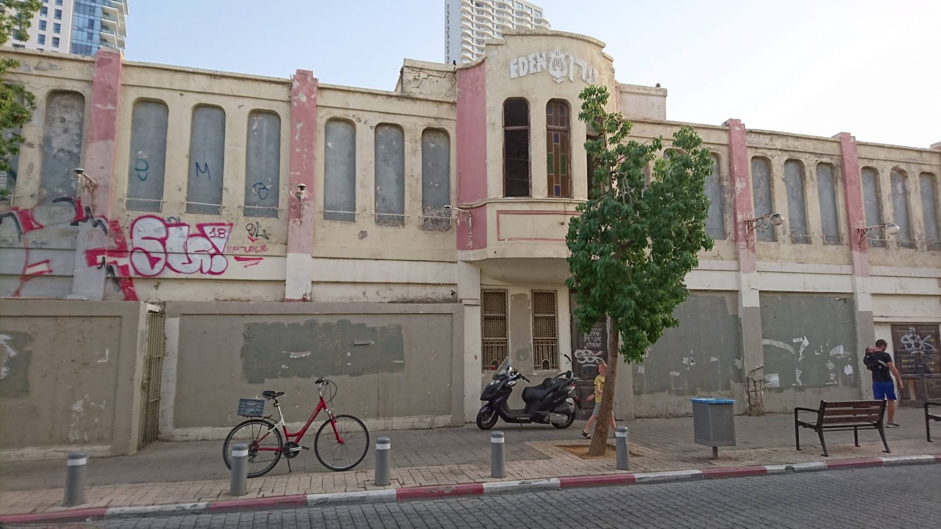 photo: Debra Martens